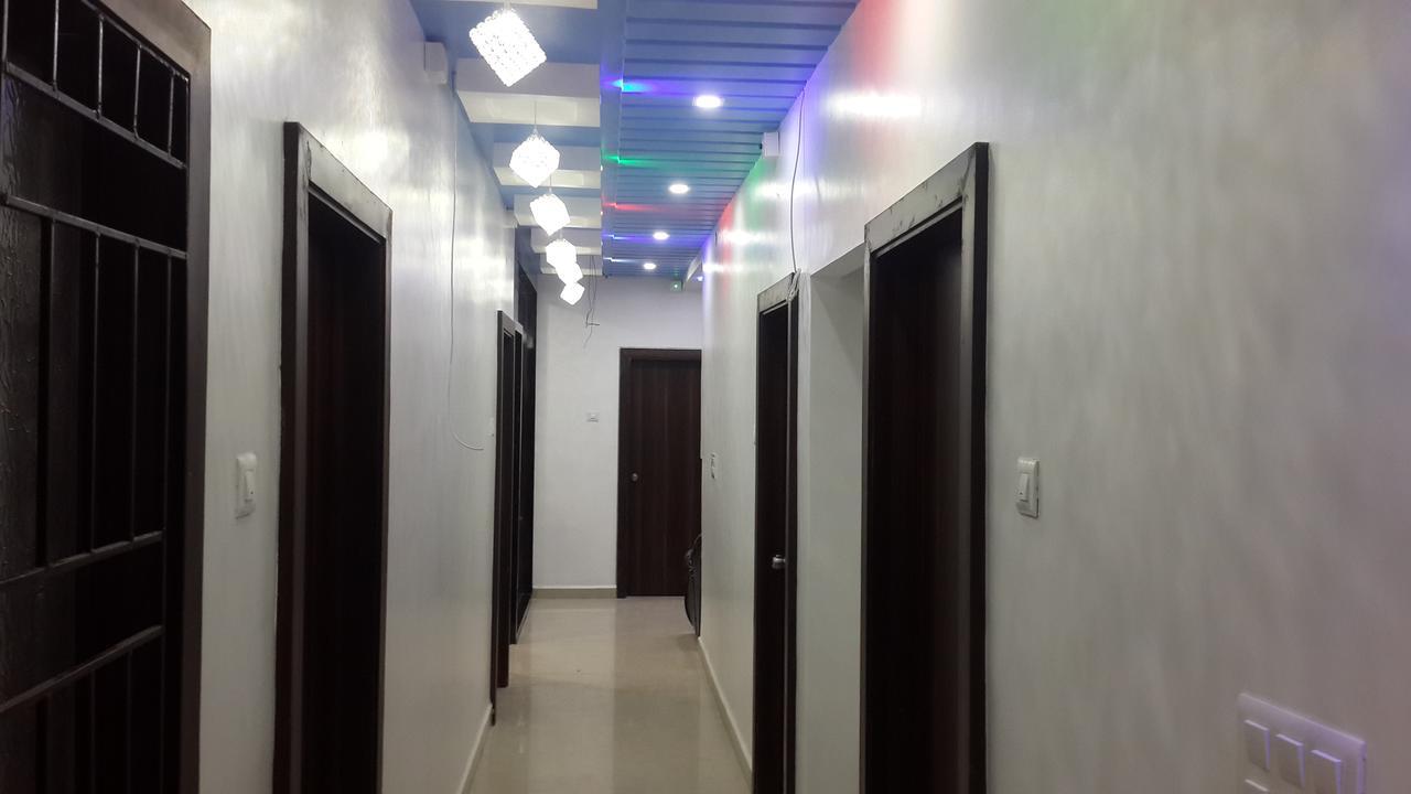 Hotel Holiday Era Opposite Railway Station Aurangabad  Exteriör bild