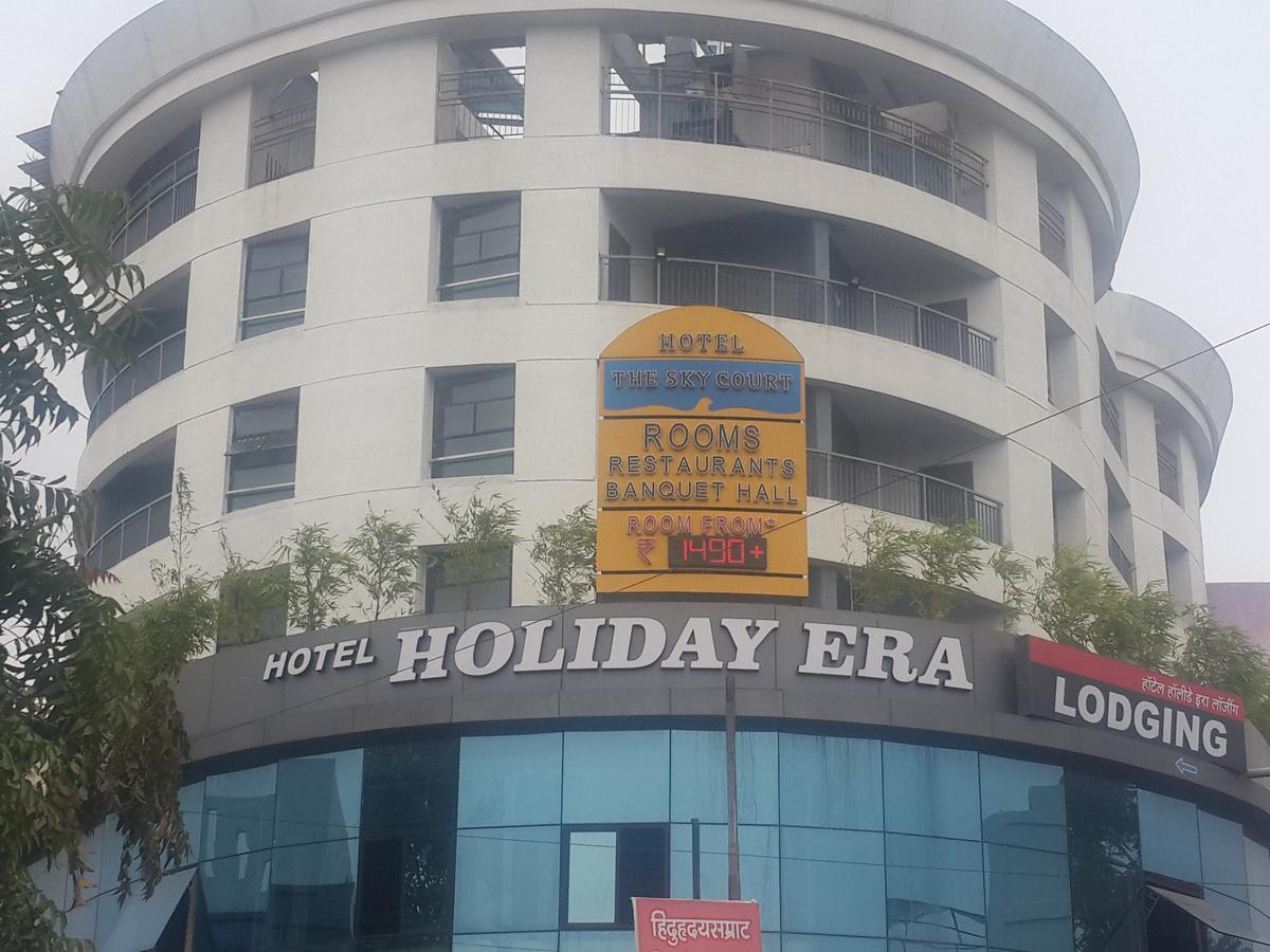 Hotel Holiday Era Opposite Railway Station Aurangabad  Exteriör bild