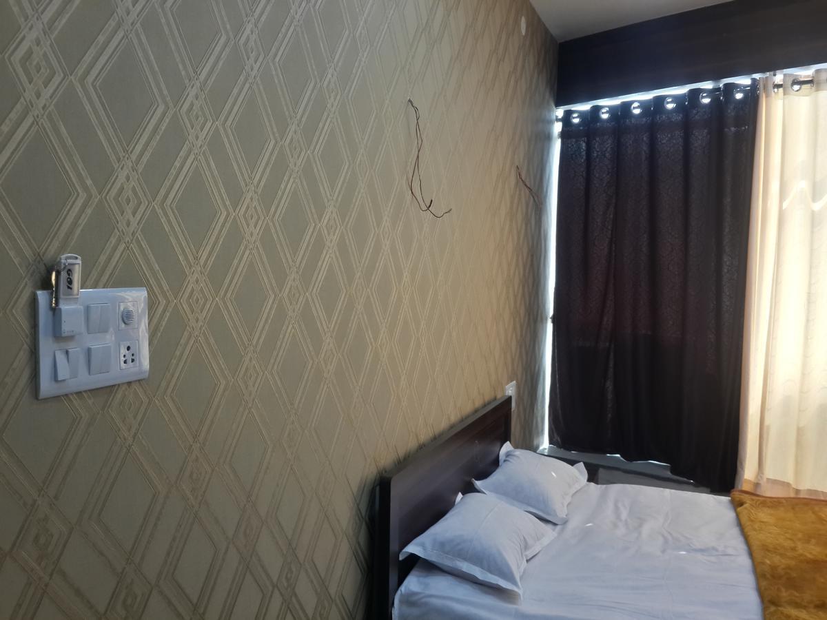Hotel Holiday Era Opposite Railway Station Aurangabad  Exteriör bild