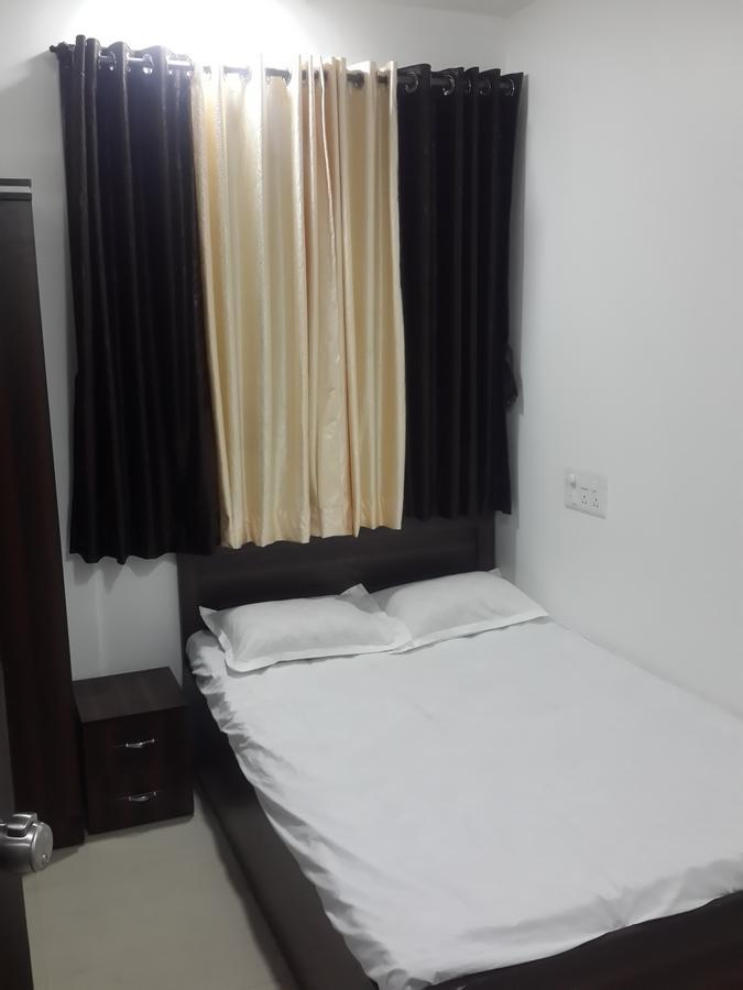 Hotel Holiday Era Opposite Railway Station Aurangabad  Exteriör bild