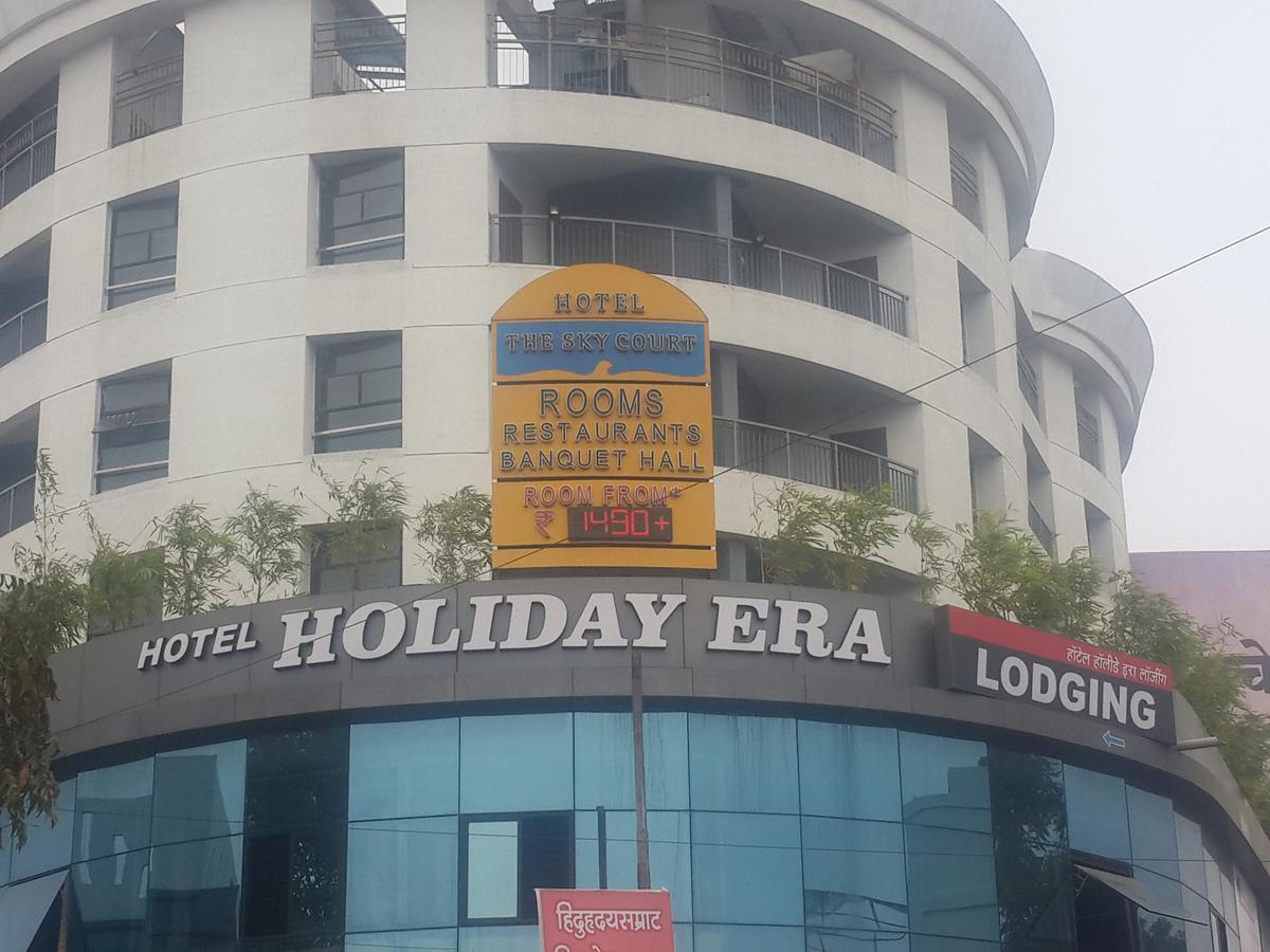 Hotel Holiday Era Opposite Railway Station Aurangabad  Exteriör bild