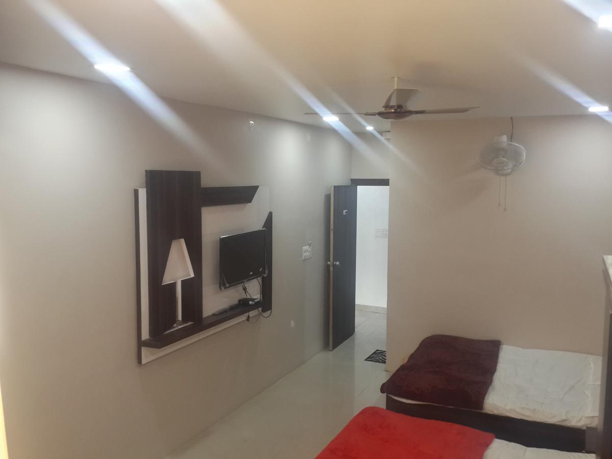 Hotel Holiday Era Opposite Railway Station Aurangabad  Exteriör bild